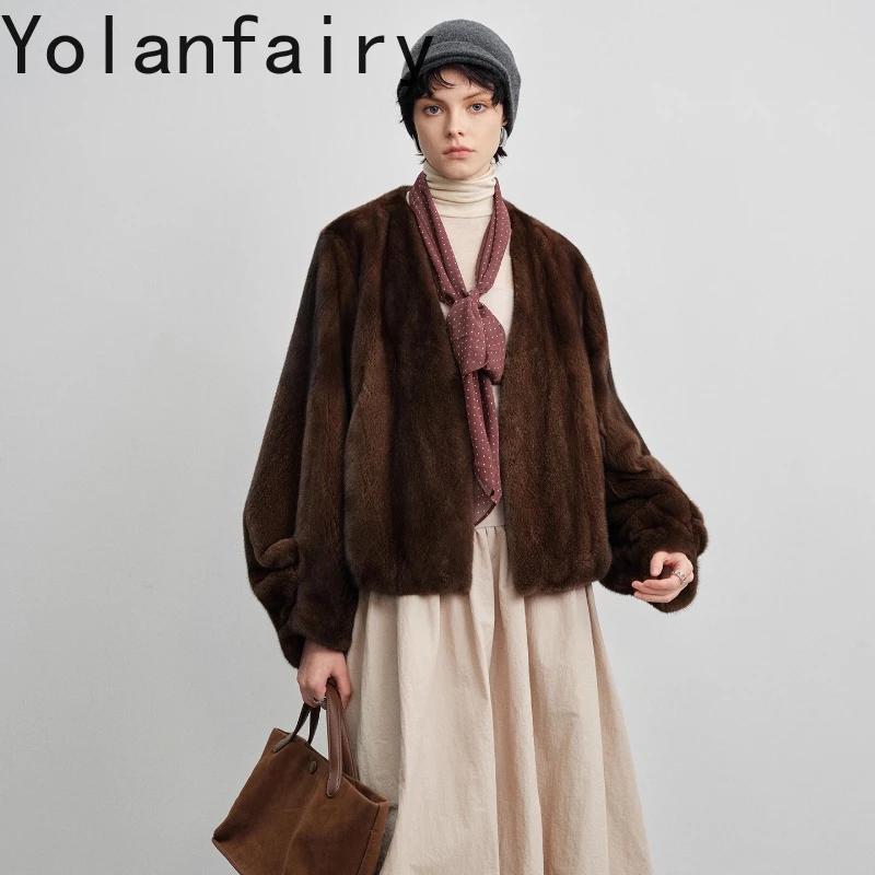 YOLANFAIRY winter Imported velvet mink fur simple style Winter fur whole short V-neck women fur coat coffee colour fourrure 2025
YOLANFAIRY winter Imported velvet mink fur simple style Winter fur whole short V-neck women fur coat coffee colour fourrure 2025