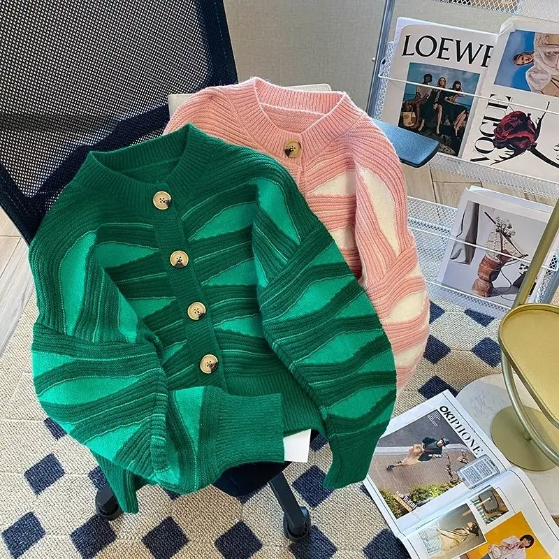 Striped Sweater Women Autumn New Knitting Cardigan Female All-match Loose Geometric Cardigan Coat Women's Clothing Trend Top Tee
Striped Sweater Women Autumn New Knitting Cardigan Female All-match Loose Geometric Cardigan Coat Women's Clothing Trend Top Tee