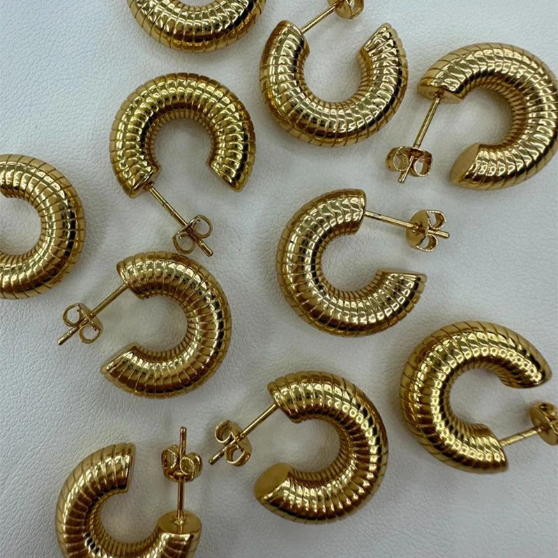 Vintage Geometric Round Metal Texture Hoop Earrings for Women Gold Plated Stainless Steel Thick CC Shape Earring Trendy Jewelry
Vintage Geometric Round Metal Texture Hoop Earrings for Women Gold Plated Stainless Steel Thick CC Shape Earring Trendy Jewelry