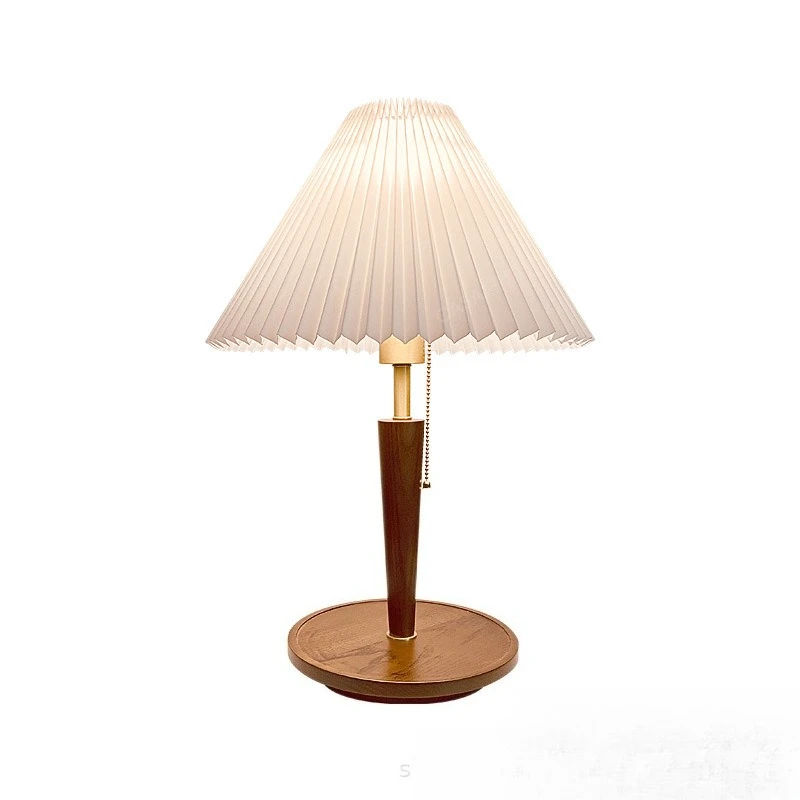 American retro all-copper desk lamp pleated cable bedroom bedside study night light luxury walnut solid wood
American retro all-copper desk lamp pleated cable bedroom bedside study night light luxury walnut solid wood