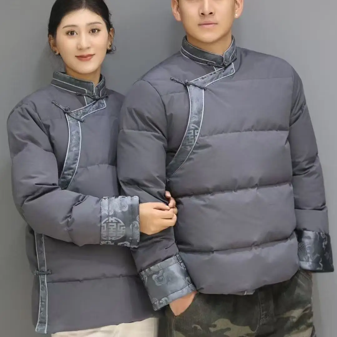 2025 Winter Tibetan Style Coat Men Women Traditional New Chinese Style Tops Zang Element Fashion Warm Overcoat Male Thick Jacket
2025 Winter Tibetan Style Coat Men Women Traditional New Chinese Style Tops Zang Element Fashion Warm Overcoat Male Thick Jacket