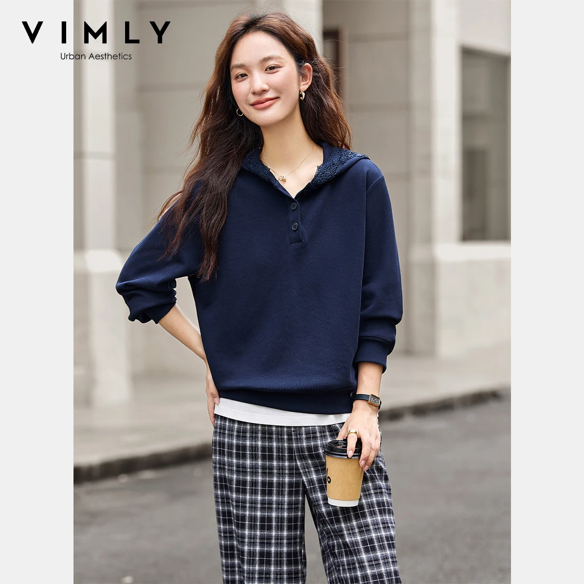 VIMLY Navy Blue Hoodies Elegant Woman Autumn 2025 Fashion Lace Splicing Loose Female Sweatshirts Long Sleeve Knitted Tops A1937
VIMLY Navy Blue Hoodies Elegant Woman Autumn 2025 Fashion Lace Splicing Loose Female Sweatshirts Long Sleeve Knitted Tops A1937