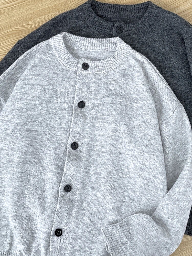 Versatile Classic Men's Knitted Cardigan Casual round Neck Outerwear Single Button Spring Autumn Long Sleeve Warmth Youth
Versatile Classic Men's Knitted Cardigan Casual round Neck Outerwear Single Button Spring Autumn Long Sleeve Warmth Youth