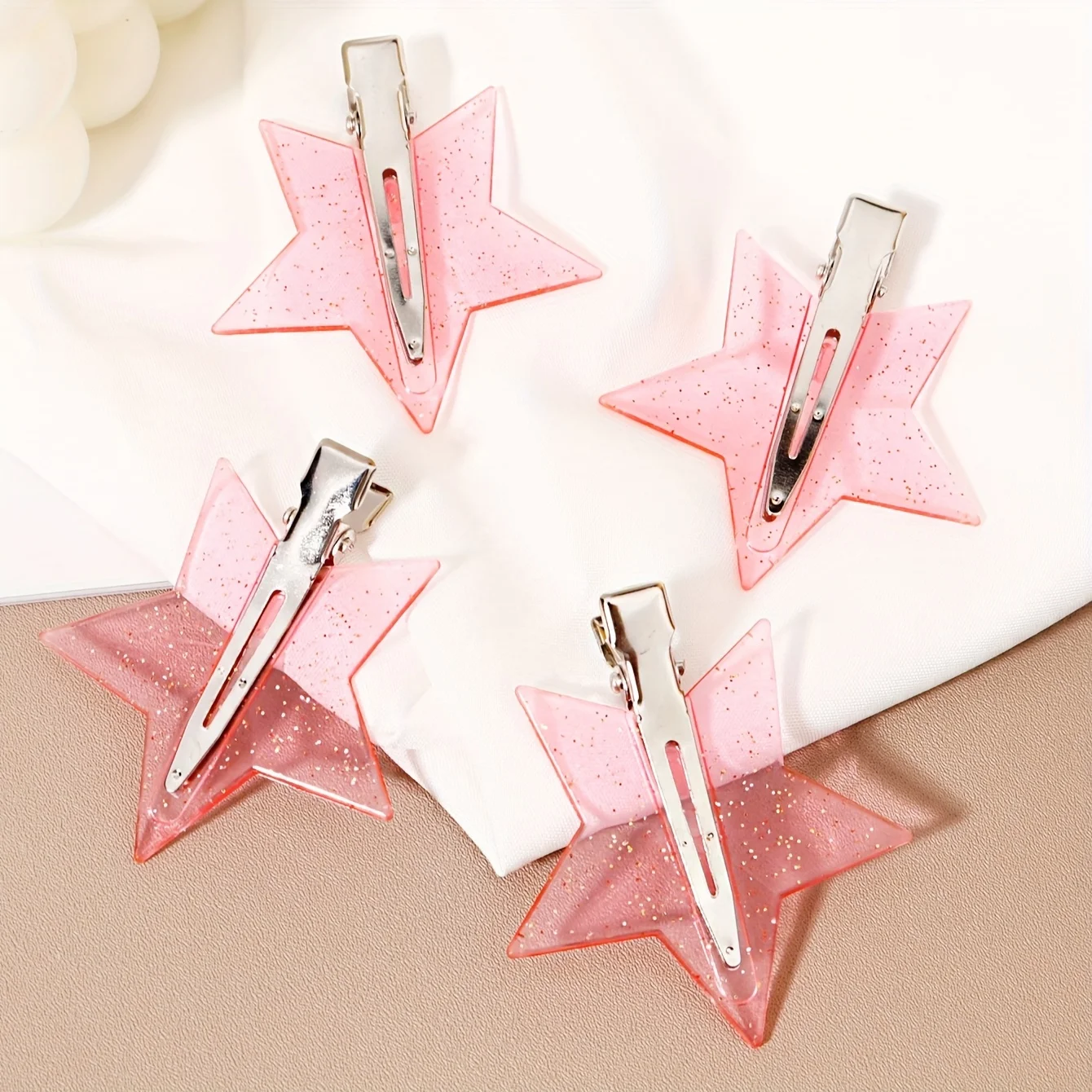 4 hairpins, sweet hairpins, star-shaped hairpins, cute and fashionable women's hairpins, wrinkle-free edge clips, hair accessories.
4 hairpins, sweet hairpins, star-shaped hairpins, cute and fashionable women's hairpins, wrinkle-free edge clips, hair accessories.