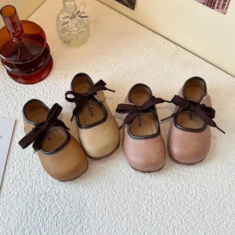 Spring Girl Shoes New Fashion Simple Leather Shoe Retro Comfort Soft Soled Anti Slip Kid Shoe Classic Flat Daily Princess Shoes
Spring Girl Shoes New Fashion Simple Leather Shoe Retro Comfort Soft Soled Anti Slip Kid Shoe Classic Flat Daily Princess Shoes