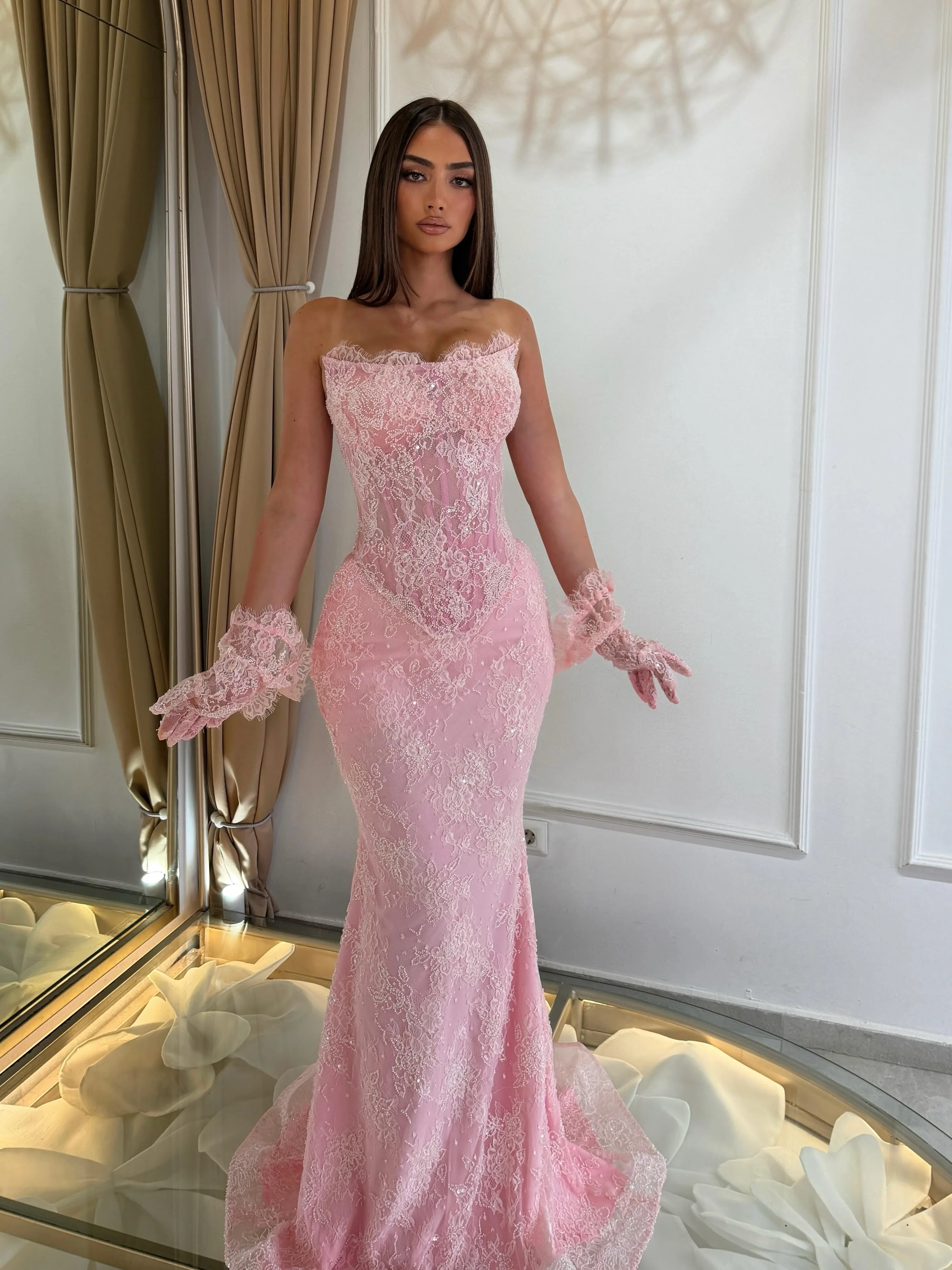 2027 Customized Pink Lace Mermaid Prom Dresses For Arab Women Strapless Corset Basque Waist Special Occasion Evening Gowns
2027 Customized Pink Lace Mermaid Prom Dresses For Arab Women Strapless Corset Basque Waist Special Occasion Evening Gowns
