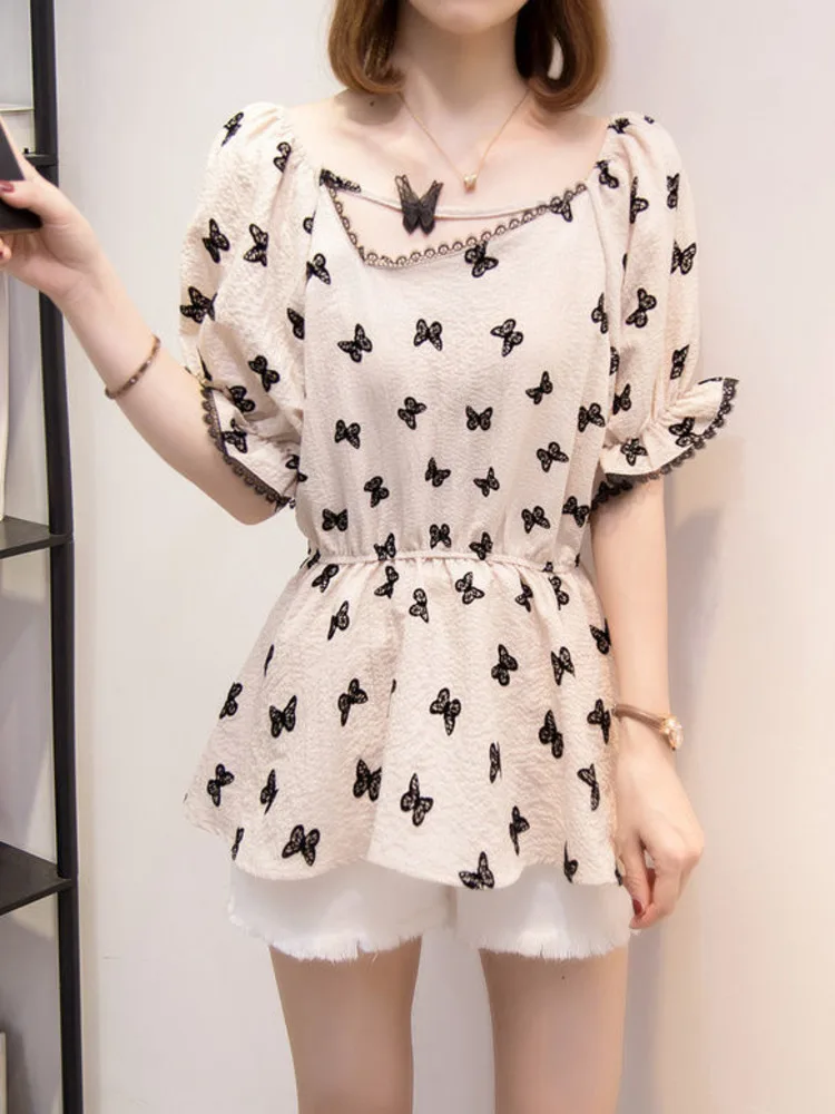 Oversize 4XL V-neck Lace Trim Blouses Female Summer Sweet Embroidery Butterfly Short Sleeve Shirts Large Ruffles Korean Tops
Oversize 4XL V-neck Lace Trim Blouses Female Summer Sweet Embroidery Butterfly Short Sleeve Shirts Large Ruffles Korean Tops