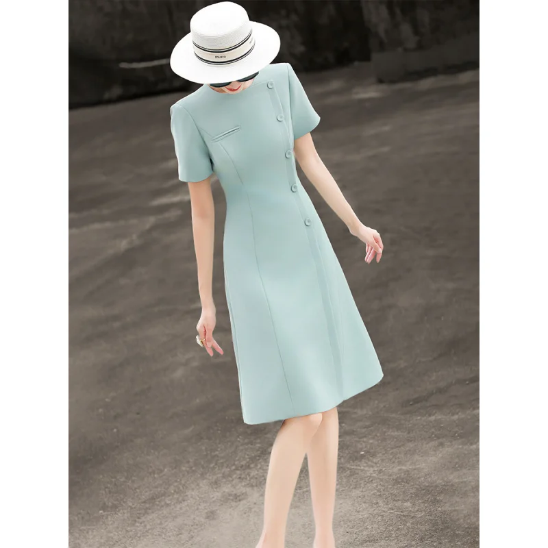 MEXCOCO 2026 New Summer Elegant Commuter Stand Collar Short Sleeve Diagonal Button Slim Fit A Line Midi Work Dress
MEXCOCO 2026 New Summer Elegant Commuter Stand Collar Short Sleeve Diagonal Button Slim Fit A Line Midi Work Dress