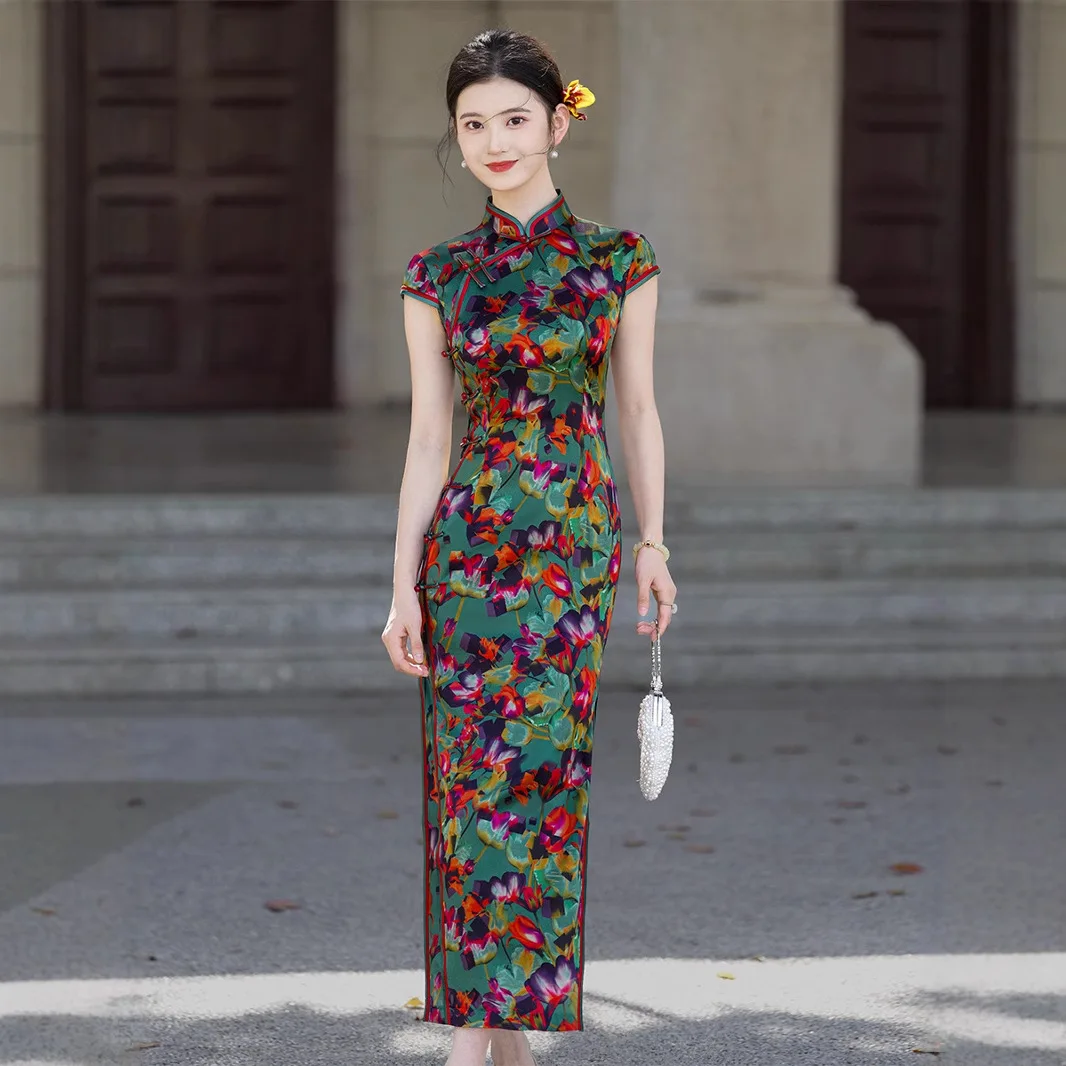 Silk Chinese Floral Traditional Vintage Modern Cheongsam Qipao Dress Retro High Sense Female Temperament Catwalk Long
Silk Chinese Floral Traditional Vintage Modern Cheongsam Qipao Dress Retro High Sense Female Temperament Catwalk Long