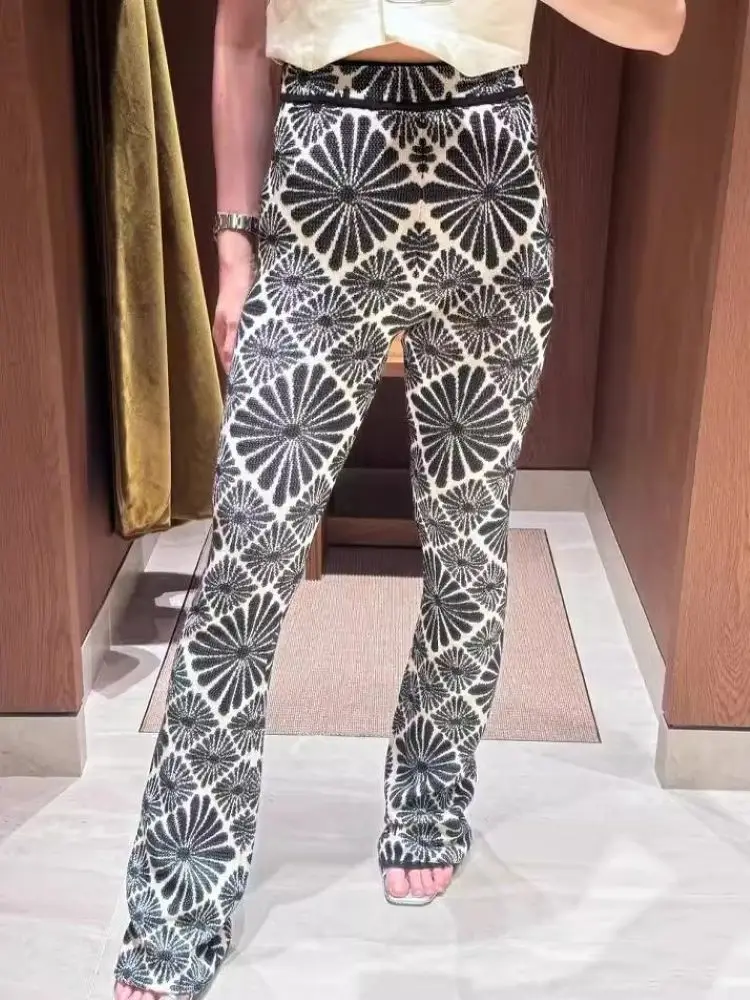 2024 Summer Women Retro Printed Set Turn-Down Collar Short Sleeve Blouse or High Waist Long Pants
2024 Summer Women Retro Printed Set Turn-Down Collar Short Sleeve Blouse or High Waist Long Pants