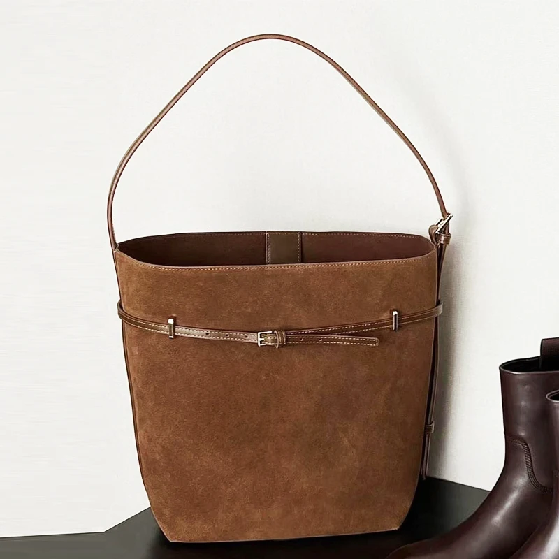 Vintage Faux Suede Tote Bags For Women Luxury Designer Handbag Purse 2024 New In PU Belt Buckle Large Capacity Underarm Shoulder
Vintage Faux Suede Tote Bags For Women Luxury Designer Handbag Purse 2024 New In PU Belt Buckle Large Capacity Underarm Shoulder