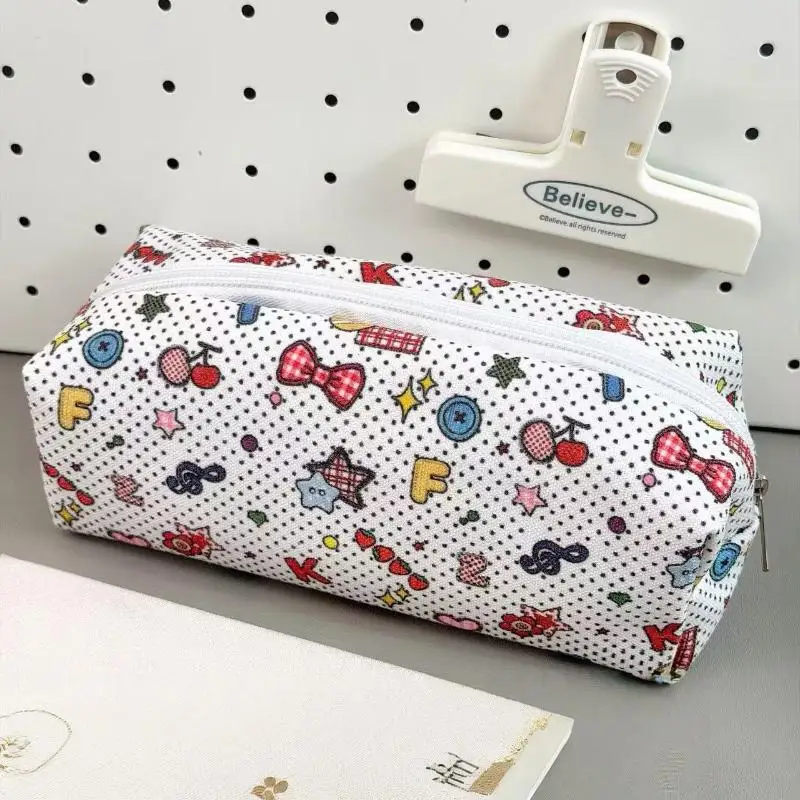 Graffiti Pencil Case Large Capacity Soft Pen Pouch Wear Resistant Stationery Bag for Kids Students School Office Use
Graffiti Pencil Case Large Capacity Soft Pen Pouch Wear Resistant Stationery Bag for Kids Students School Office Use