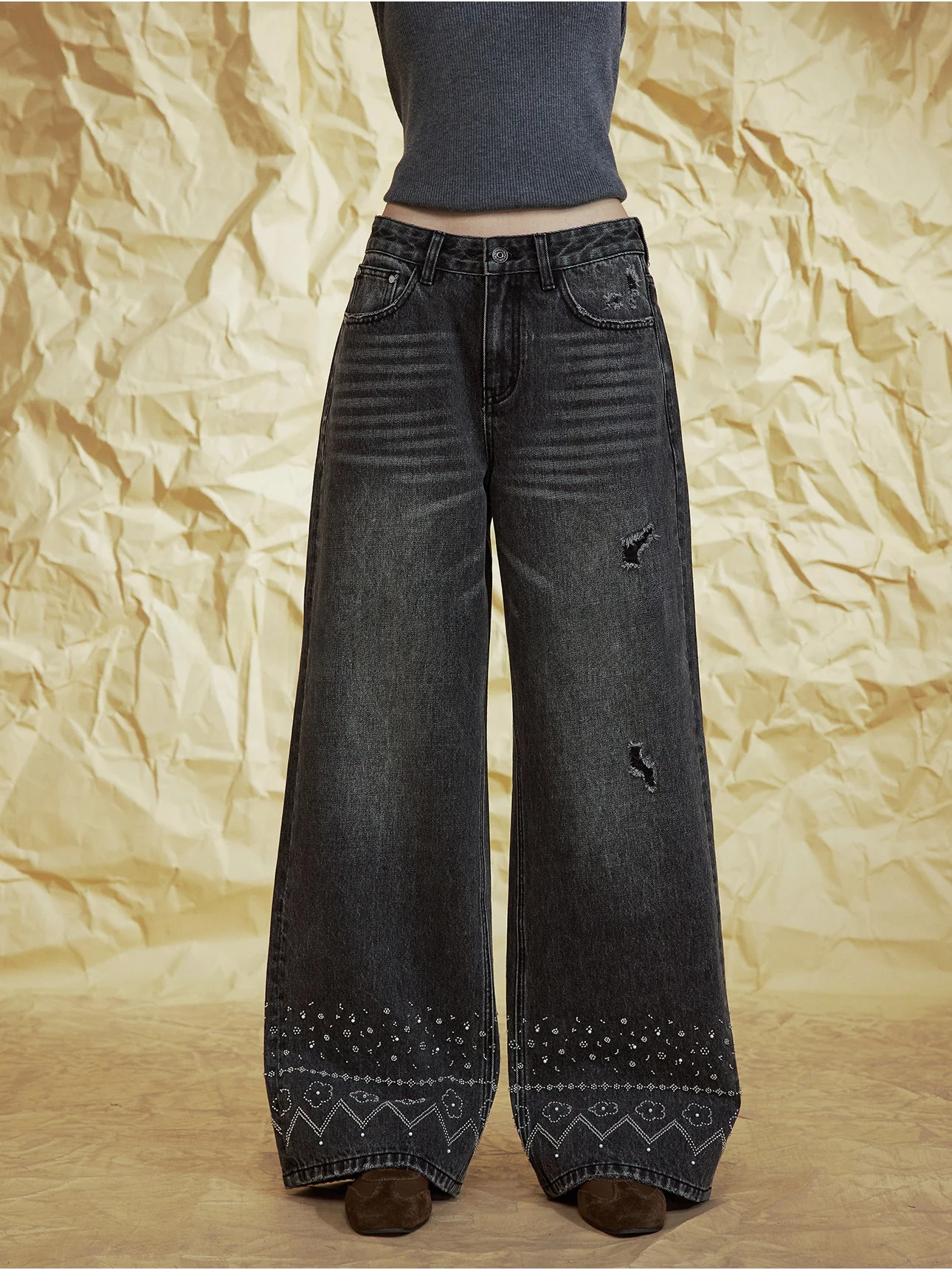 Джинсы Waed Denim с узором из бусин и прорезями на манжетах от Xikai Chi, повседневные прямые хлопковые женские джинсы
Джинсы Waed Denim с узором из бусин и прорезями на манжетах от Xikai Chi, повседневные прямые хлопковые женские джинсы