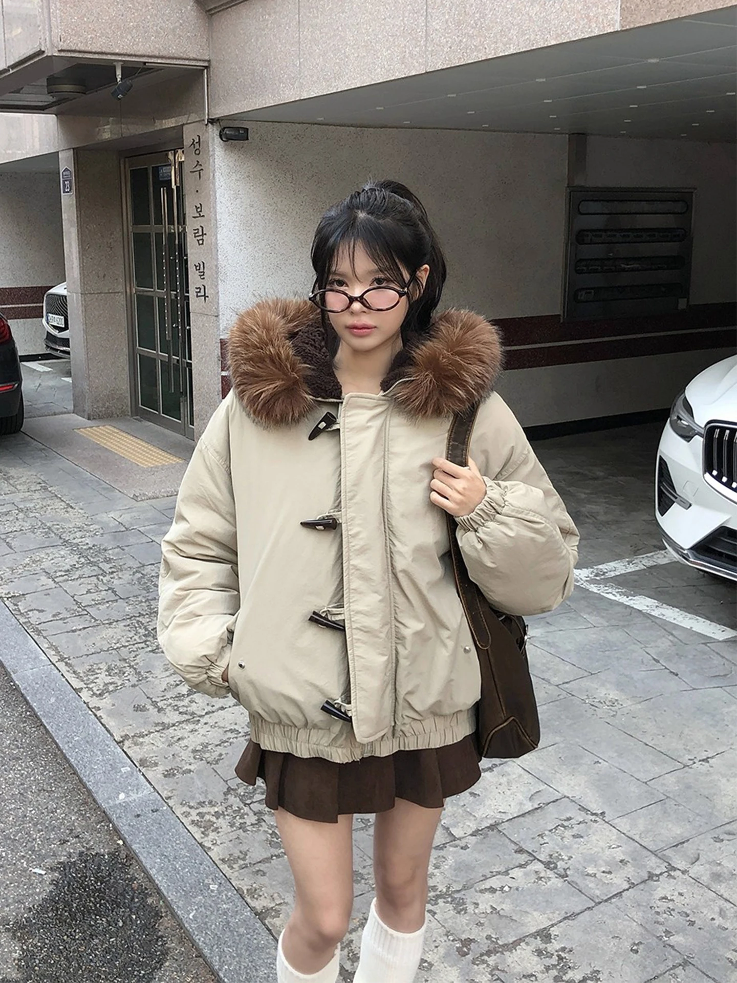 Retro Anti-Aging Button-Up Hooded Cotton Jaet Women's Winter New Sle Small Size Versatile Cotton Clothes Large Fur Collar
Retro Anti-Aging Button-Up Hooded Cotton Jaet Women's Winter New Sle Small Size Versatile Cotton Clothes Large Fur Collar