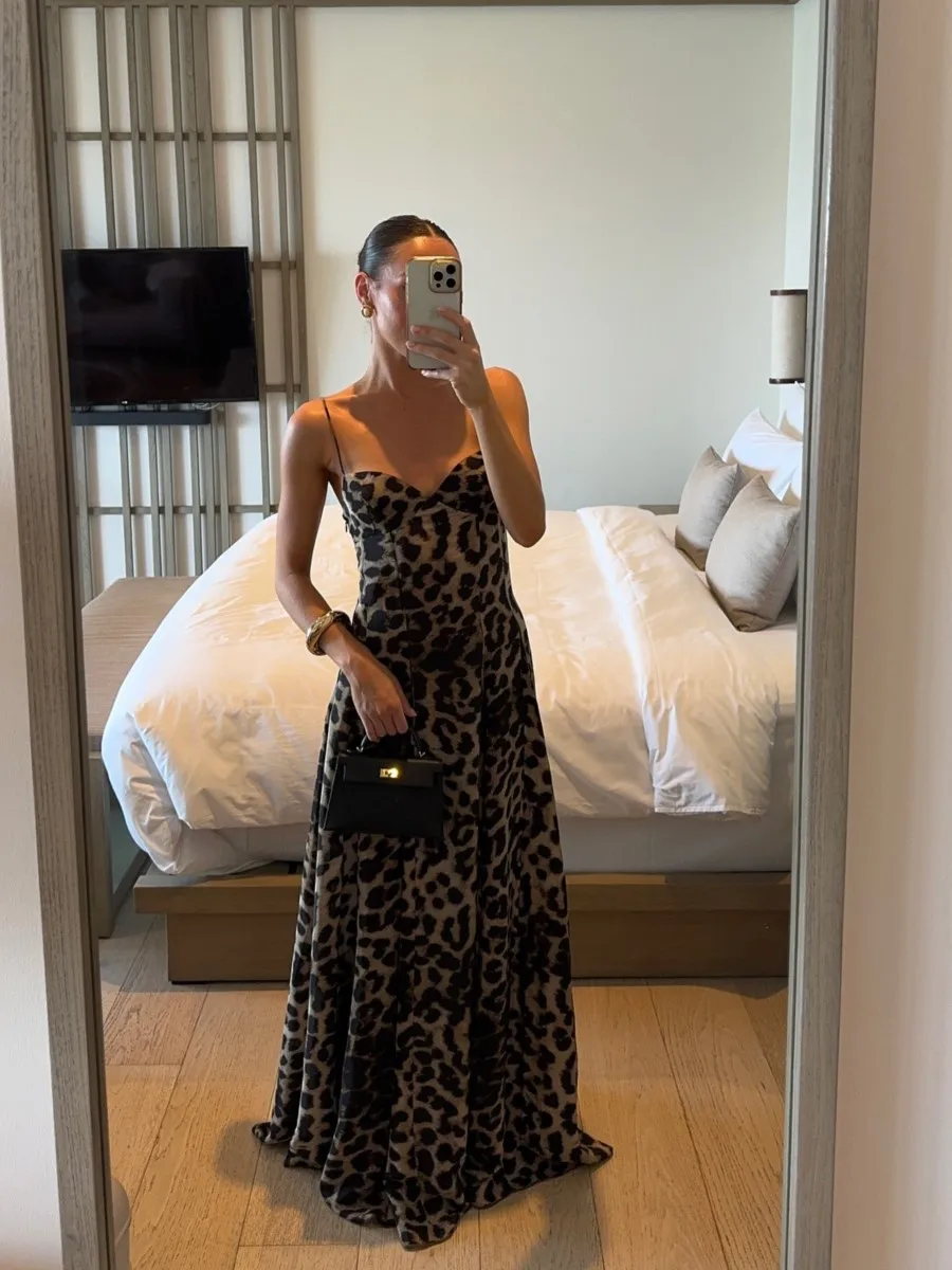 Leopard Backless Long Dresses Women Sexy V Neck Sleeveless Maxi Dress Summer Beach Holiday Fashion Elegant Suspender Vestidos
Leopard Backless Long Dresses Women Sexy V Neck Sleeveless Maxi Dress Summer Beach Holiday Fashion Elegant Suspender Vestidos