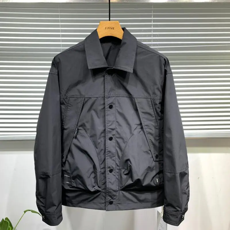Spring 2025 Men's Casual Faion ort Work Jaet Korean Sle Versatile Flip Collar Coat Youth ular All Seasons Outerwear
Spring 2025 Men's Casual Faion ort Work Jaet Korean Sle Versatile Flip Collar Coat Youth ular All Seasons Outerwear