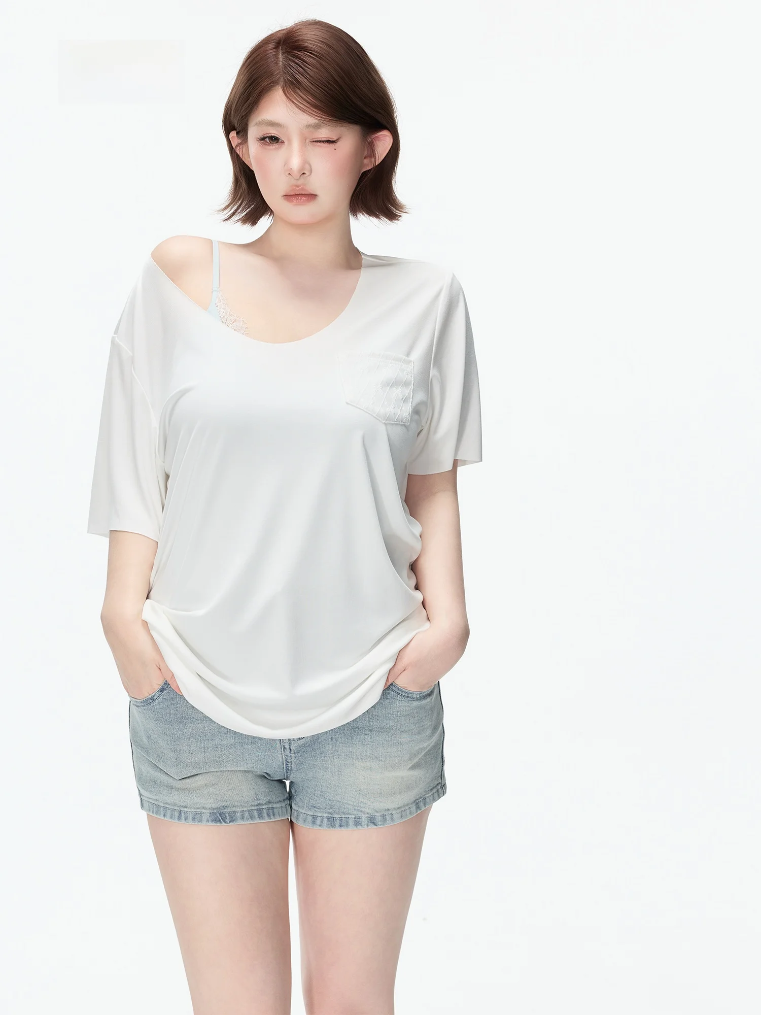 Loose Casual Short Sleeve T-Shirt Women's U-Neck Pocket Top Slimming Concealing Base Layer Spring 2026 Regular Fit Knitwear
Loose Casual Short Sleeve T-Shirt Women's U-Neck Pocket Top Slimming Concealing Base Layer Spring 2026 Regular Fit Knitwear