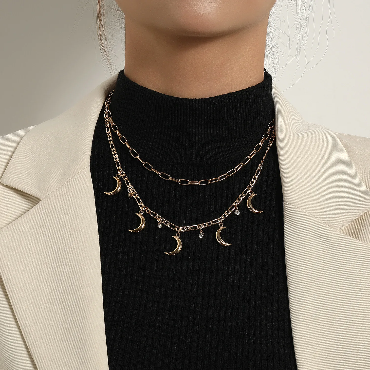 Geometric Metal Crescent Water Crystal Pendant Necklace Women's Fashion Trendy Multi-layer Sweater Items
Geometric Metal Crescent Water Crystal Pendant Necklace Women's Fashion Trendy Multi-layer Sweater Items