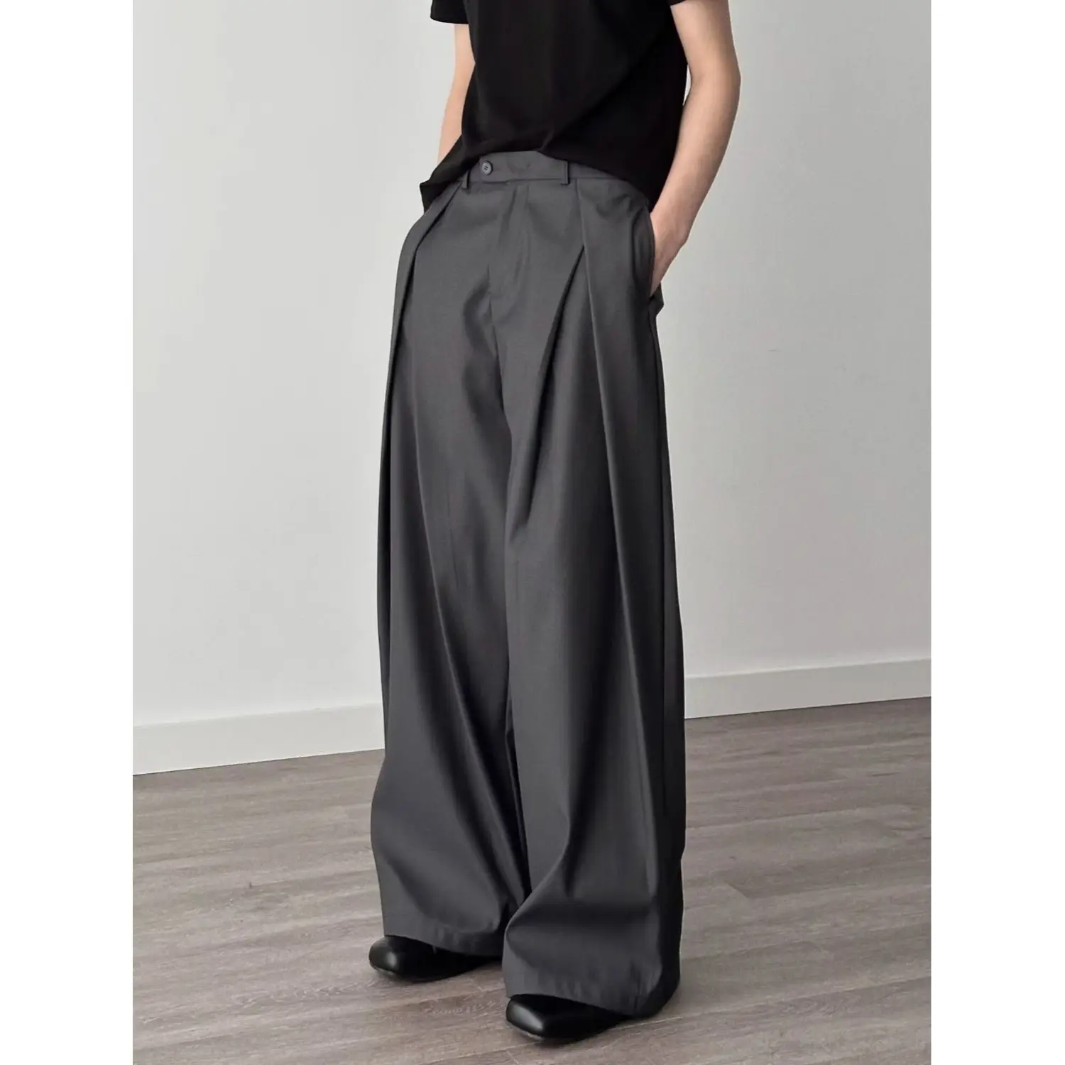 New Men's Floor-Length Suit Pants Solid Color Wide Leg Loose Drape High Waist Straight Comfort Casual Business Casual Trousers
New Men's Floor-Length Suit Pants Solid Color Wide Leg Loose Drape High Waist Straight Comfort Casual Business Casual Trousers
