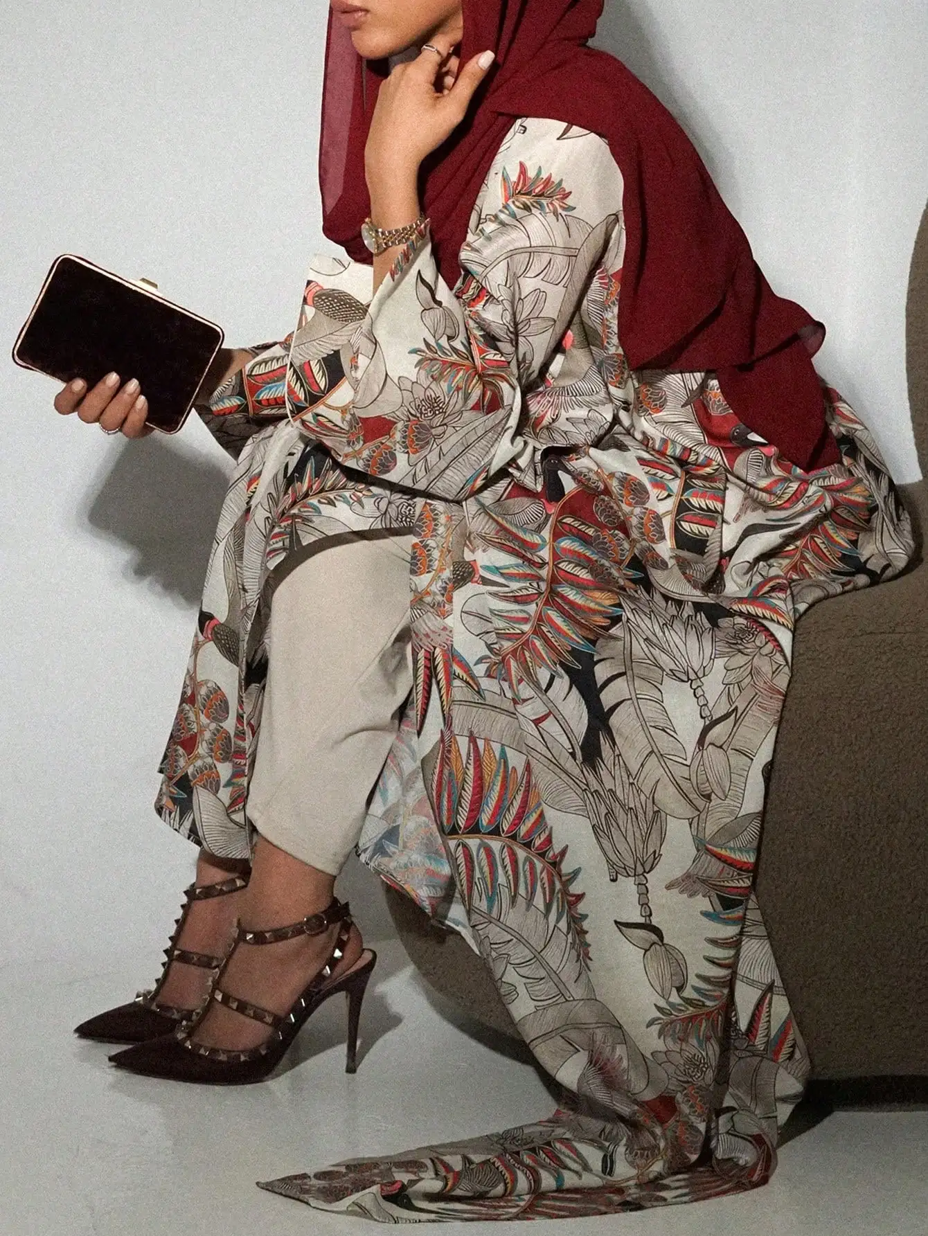 Ближневосточная свободная Абая, мусульманская Абая с длинными рукавами и цветочным принтом, открытая передняя часть, женские платья Jilbabs, исламские макси-платья, турецкие кафтаны
Ближневосточная свободная Абая, мусульманская Абая с длинными рукавами и цветочным принтом, открытая передняя часть, женские платья Jilbabs, исламские макси-платья, турецкие кафтаны