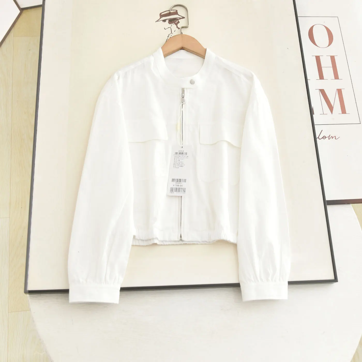 White Linen Short Jacket Minimalist Style round Neck Slimming Versatile Summer 2026 Women's Fashion Outerwear
White Linen Short Jacket Minimalist Style round Neck Slimming Versatile Summer 2026 Women's Fashion Outerwear