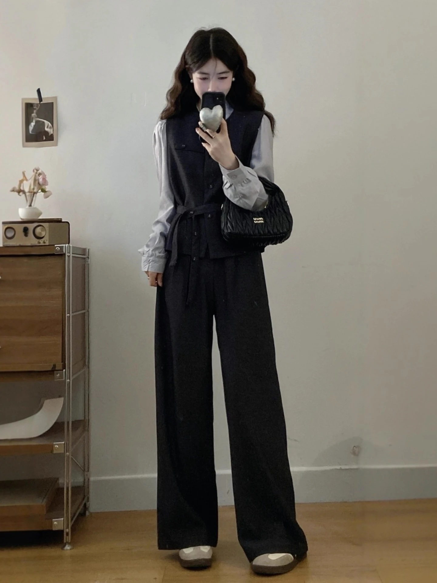 Early Spring plus Size Women's Fashion Set Vest Shirt Wide Leg Pants Three Piece Suite High Waist Straight Cut Commute Style
Early Spring plus Size Women's Fashion Set Vest Shirt Wide Leg Pants Three Piece Suite High Waist Straight Cut Commute Style