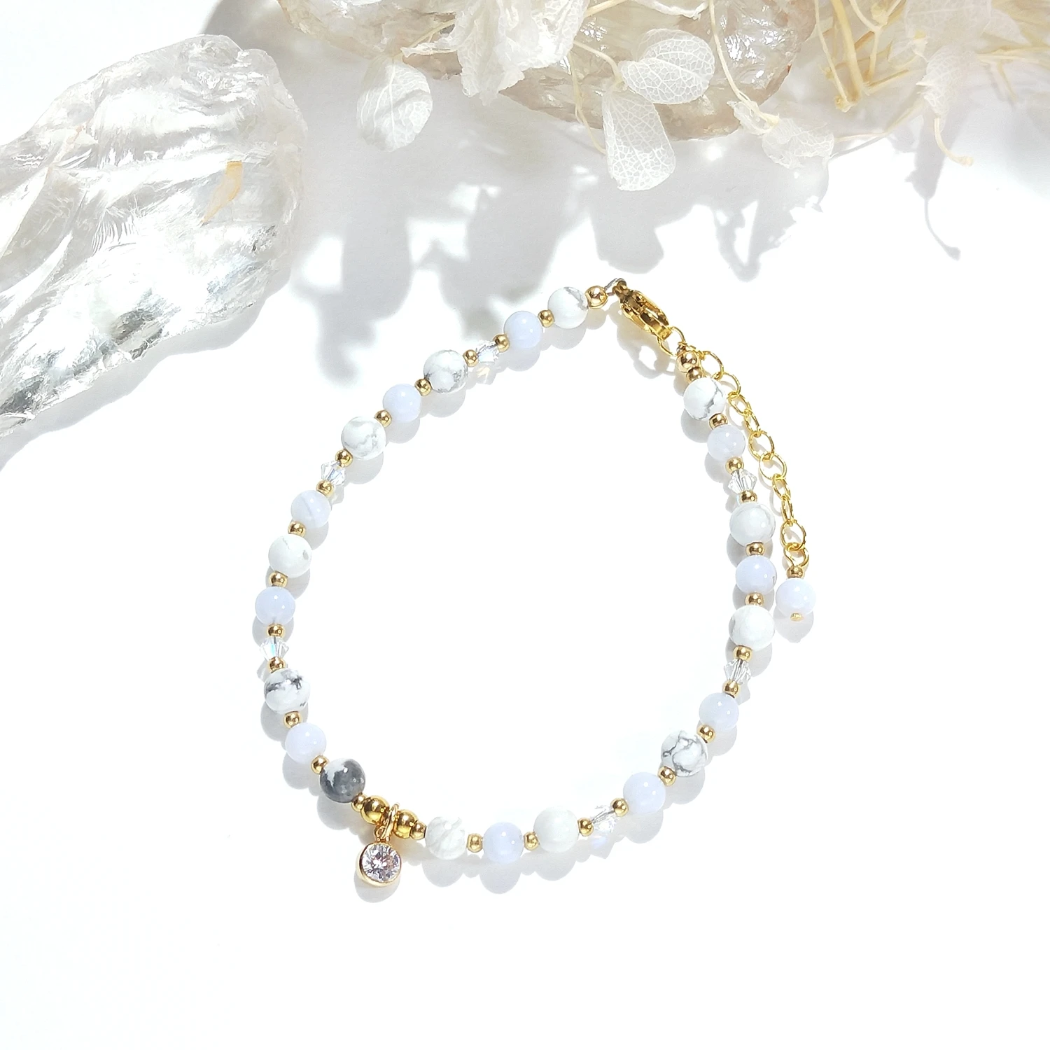Lii Ji Blue Lace Agate Howlite American 14K Gold Filled Bracelet 17+3cm Handmade Fashion Jewelry
Lii Ji Blue Lace Agate Howlite American 14K Gold Filled Bracelet 17+3cm Handmade Fashion Jewelry