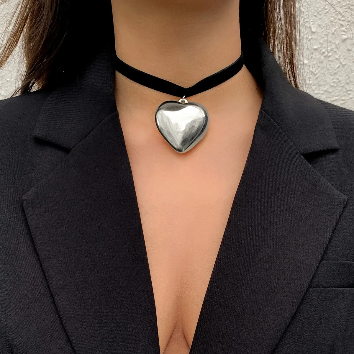 Choker Necklace Heart Drop Velvet Tassel Long Chain Sweet Edgy Glamorous Evening Banquet Jewelry for Her Rose Gold Tone Sturdy
Choker Necklace Heart Drop Velvet Tassel Long Chain Sweet Edgy Glamorous Evening Banquet Jewelry for Her Rose Gold Tone Sturdy