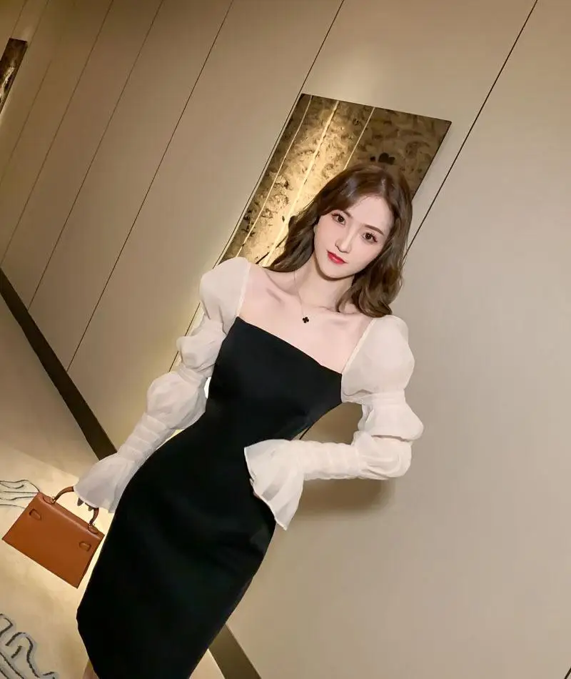 Temperament dress women autumn new French retro square collar long dress waist long sleeve little black dress
Temperament dress women autumn new French retro square collar long dress waist long sleeve little black dress