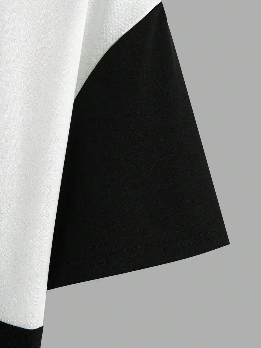 Men Color Block Round Neck Short Sleeve T-Shirt And Shorts Set
Men Color Block Round Neck Short Sleeve T-Shirt And Shorts Set