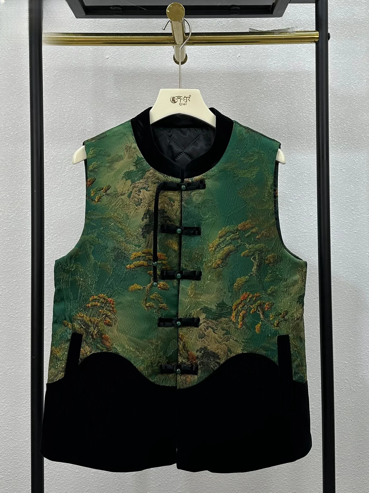 Thiened Cotton Vest for Middle-Aged And ly Women Warmthly Sle Chinese National Faion High-Quali ly Outerwear
Thiened Cotton Vest for Middle-Aged And ly Women Warmthly Sle Chinese National Faion High-Quali ly Outerwear