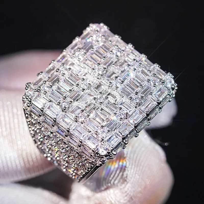 Huitan Hyperbole Geometry Ring Female Anniversary Party Accessories with Bright Zirconia Luxury Silver Color Finger Jewelry Gift
Huitan Hyperbole Geometry Ring Female Anniversary Party Accessories with Bright Zirconia Luxury Silver Color Finger Jewelry Gift