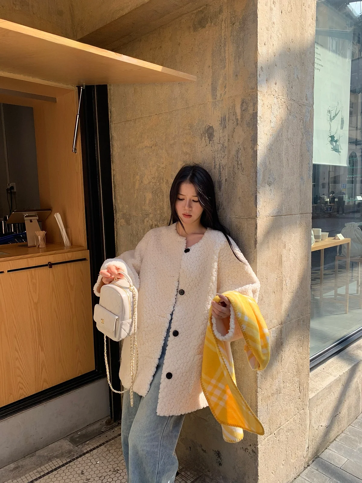 White Lamb Fur Jaet Versatile Casual Women's Outerwear Autumn Winter round Ne Mid-Length Coat for Ladies Faionable
White Lamb Fur Jaet Versatile Casual Women's Outerwear Autumn Winter round Ne Mid-Length Coat for Ladies Faionable
