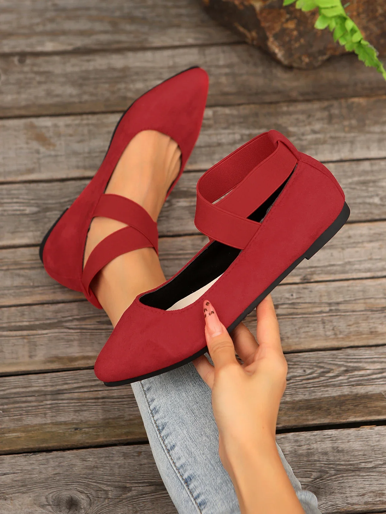 Flat Pointed Toe Flats for Women 2025 Spring New Beanie Shoes Size 43 Shallow Mouth Elastic Strap Casual Women's ballet Shoes
Flat Pointed Toe Flats for Women 2025 Spring New Beanie Shoes Size 43 Shallow Mouth Elastic Strap Casual Women's ballet Shoes