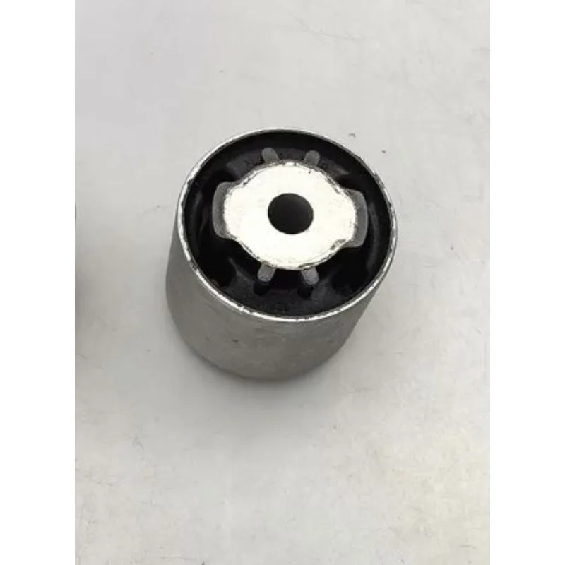 Differential Rubber Sleeve Fixing Pad Liner for Audi Q7 -2010 2010-2015 for Volkswagen Touareg 7L0525337A 7L0525337B 7P0525337F
Differential Rubber Sleeve Fixing Pad Liner for Audi Q7 -2010 2010-2015 for Volkswagen Touareg 7L0525337A 7L0525337B 7P0525337F