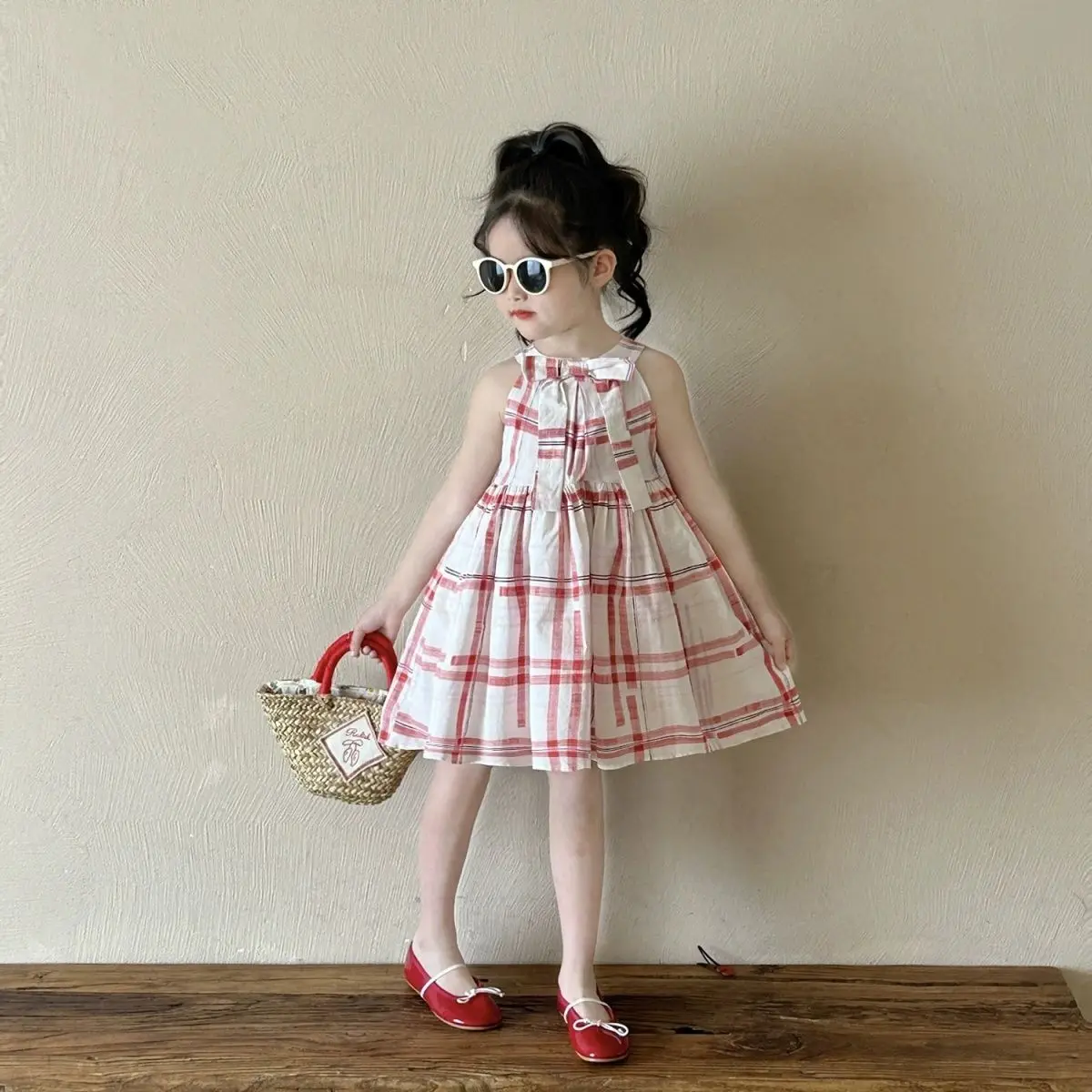 Baby Girls' Summer Dress Fashion New Children's Plaid Hanging Neck Strap Western Princess Dress
Baby Girls' Summer Dress Fashion New Children's Plaid Hanging Neck Strap Western Princess Dress