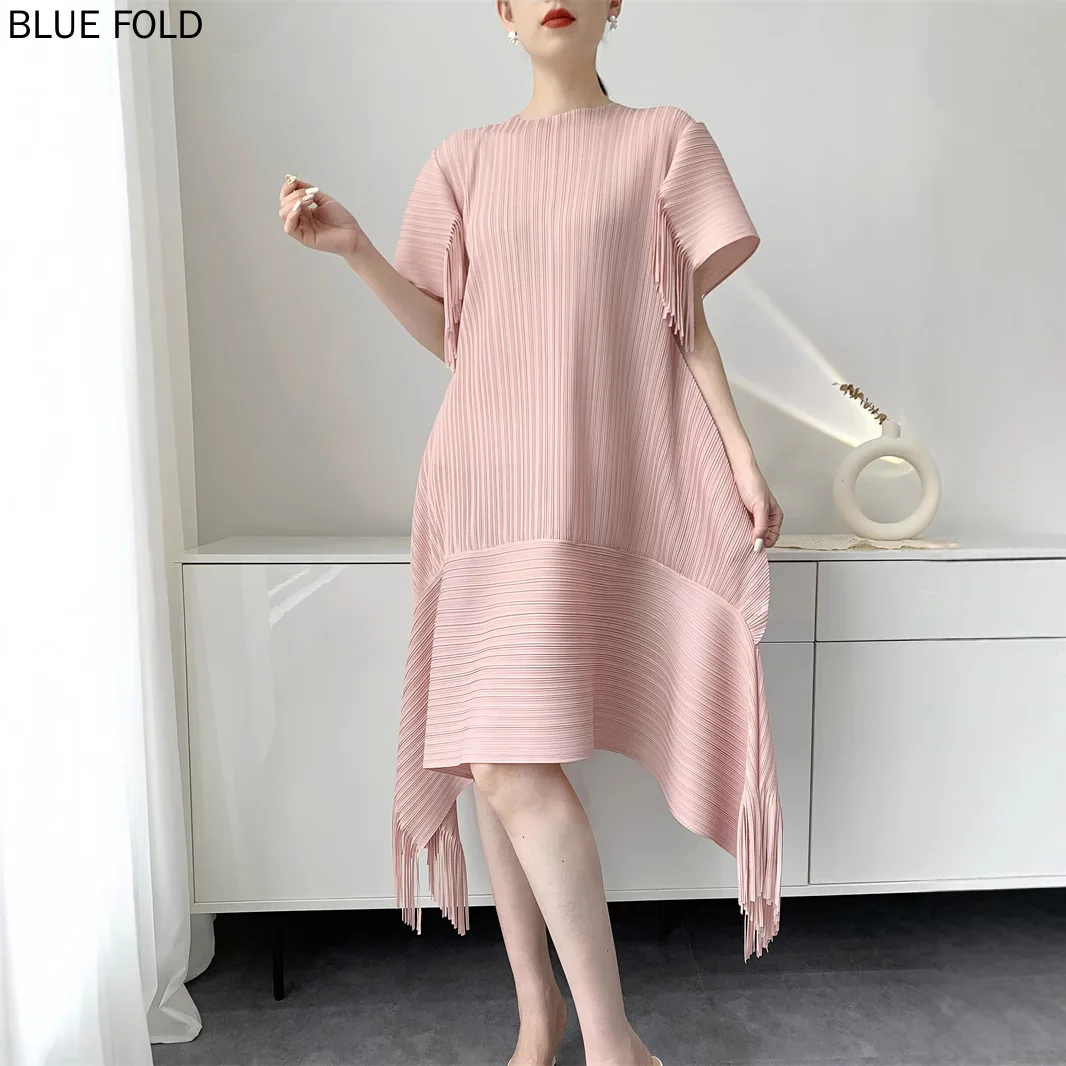 MIYAKE Summer 2025 Pleated Dress for Women with Tassels Loose Big Swing Mid-length, Design-sense Women's Wear
MIYAKE Summer 2025 Pleated Dress for Women with Tassels Loose Big Swing Mid-length, Design-sense Women's Wear