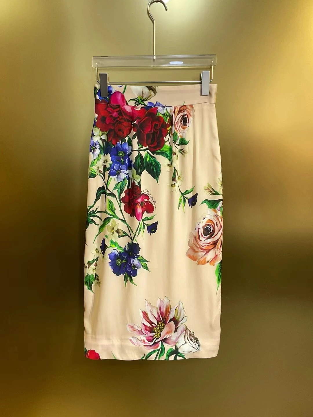 Faionable Silk f Skirt with Flowers on Bla Base High Waist Bodycon Skirt Street Sle Daily Wear Ladies' Skirt
Faionable Silk f Skirt with Flowers on Bla Base High Waist Bodycon Skirt Street Sle Daily Wear Ladies' Skirt