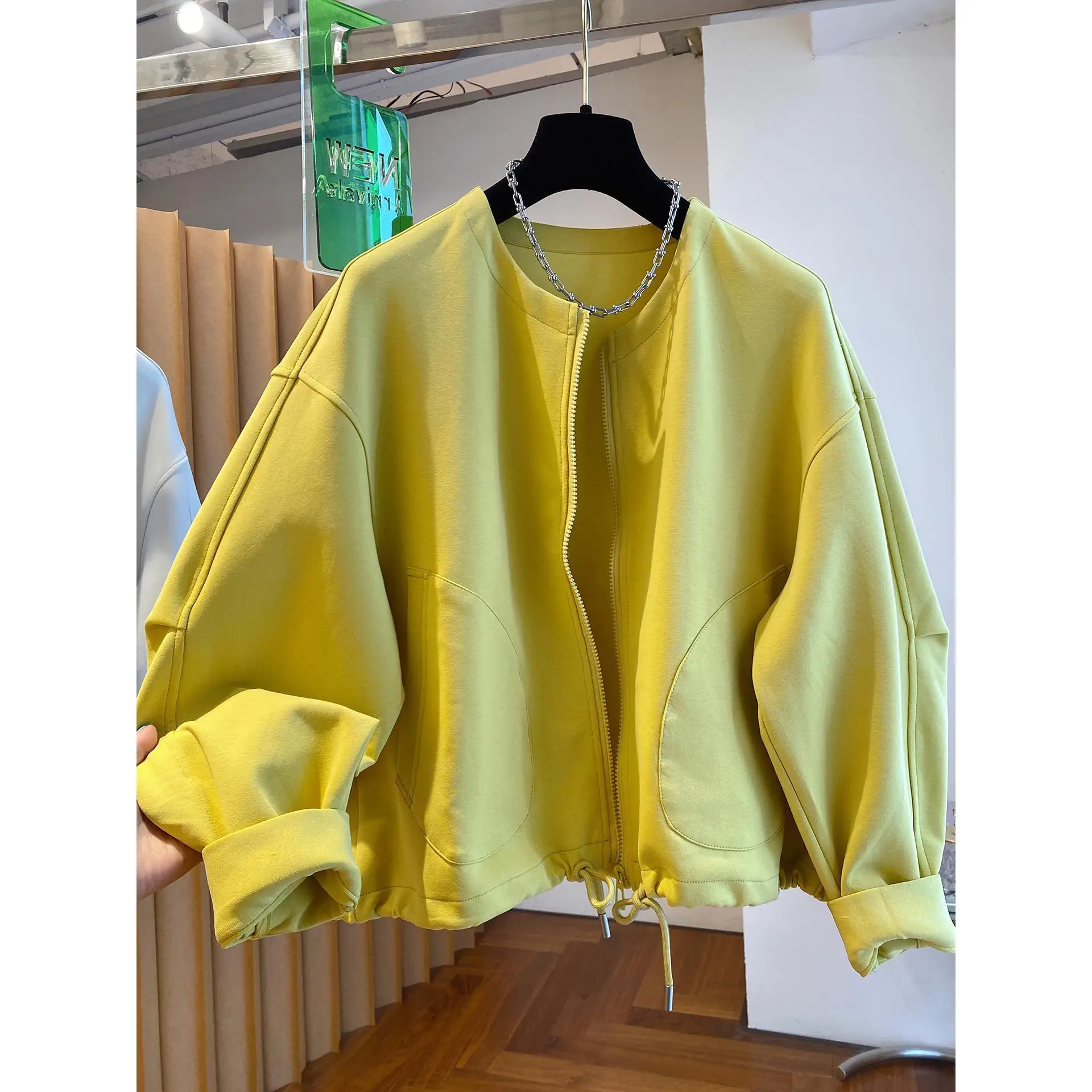 Elegant Yellow Zipper Loose Fit Thin Outerwear for Women Spring Autumn 2025 New Style Casual Comfortable Sleeveless Cardigan
Elegant Yellow Zipper Loose Fit Thin Outerwear for Women Spring Autumn 2025 New Style Casual Comfortable Sleeveless Cardigan