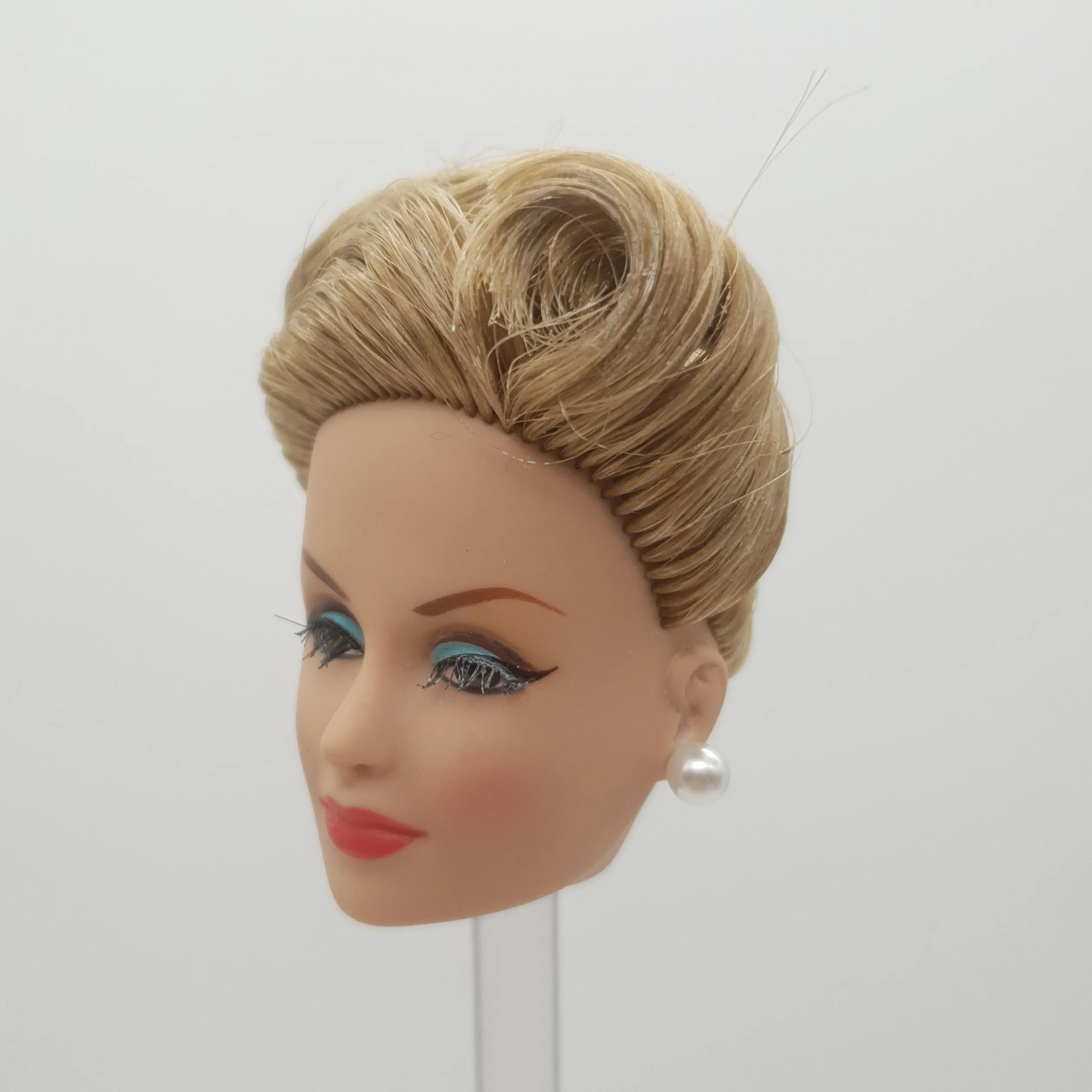Quality Woman Funny Face Maggie Prescott 1/6 Scale Fashion Royalty FR Doll Head OOAK
Quality Woman Funny Face Maggie Prescott 1/6 Scale Fashion Royalty FR Doll Head OOAK