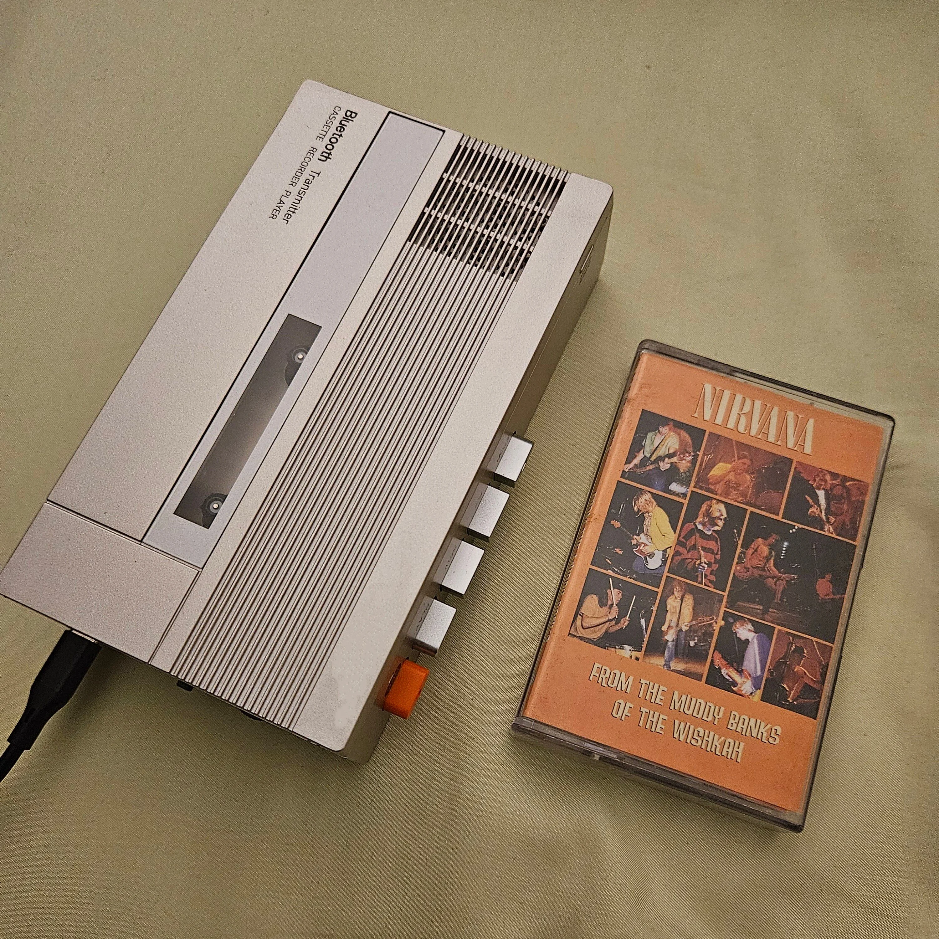 T7 Retro Cassette Player Recorder with Bluetooth Transmitter, Built-in Speakers,Portable Walkman for Vintage Tape Collection
T7 Retro Cassette Player Recorder with Bluetooth Transmitter, Built-in Speakers,Portable Walkman for Vintage Tape Collection