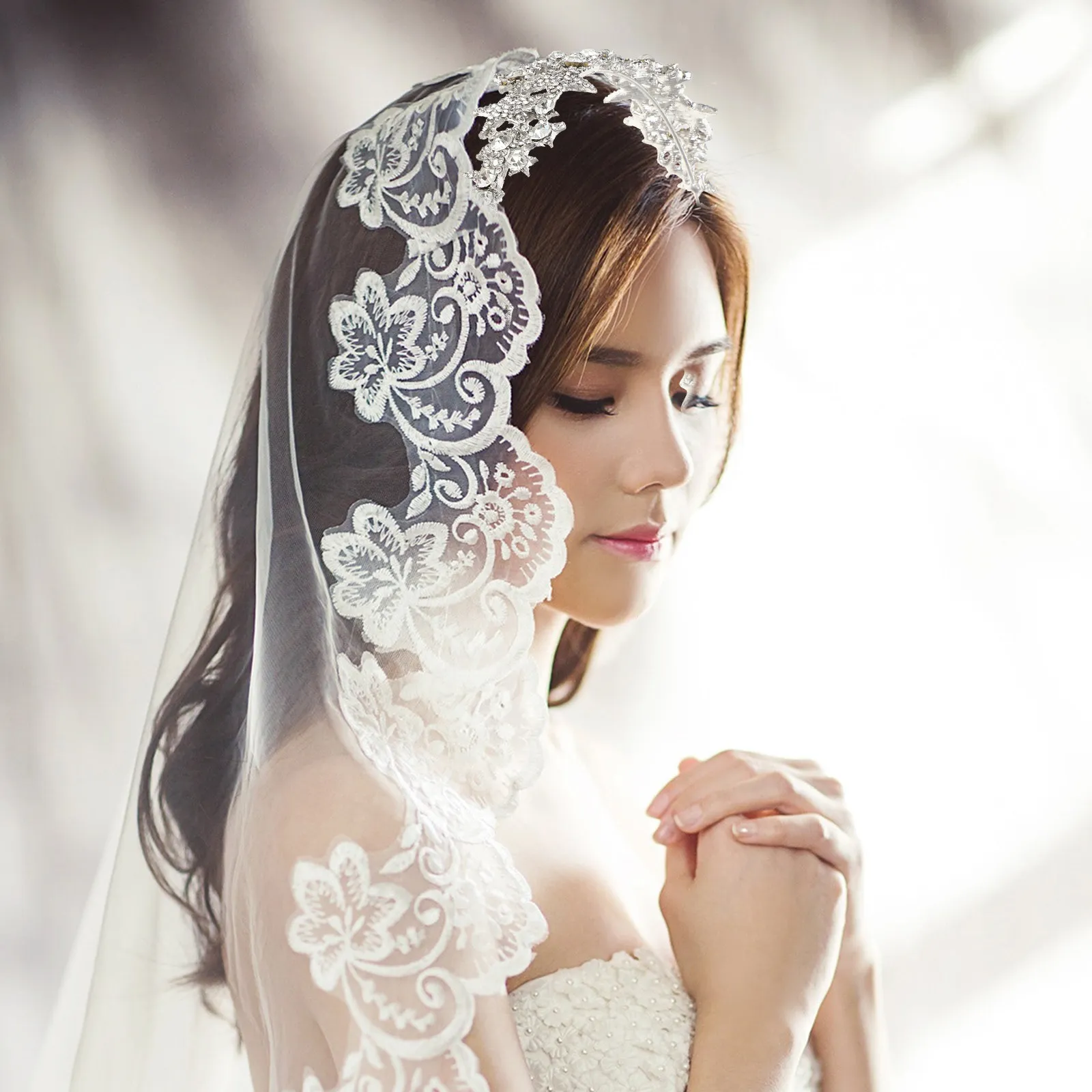 Delicate Crown Bridal Pentagram Design Wedding Headwear Headdress Tiara for Bride Bridesmaid Birthday Women
Delicate Crown Bridal Pentagram Design Wedding Headwear Headdress Tiara for Bride Bridesmaid Birthday Women