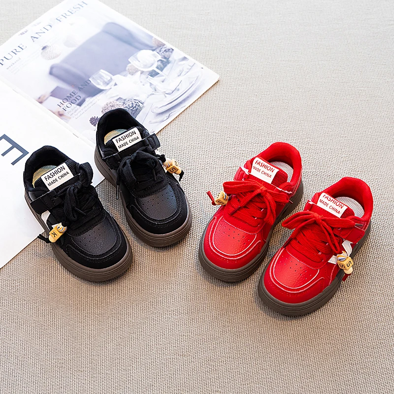 Детская спортивная обувь на платформе. Высококачественная весенне-осенняя модная новая кожаная обувь для отдыха на мягкой подошве для мальчиков и девочек. 
Детская спортивная обувь на платформе. Высококачественная весенне-осенняя модная новая кожаная обувь для отдыха на мягкой подошве для мальчиков и девочек.