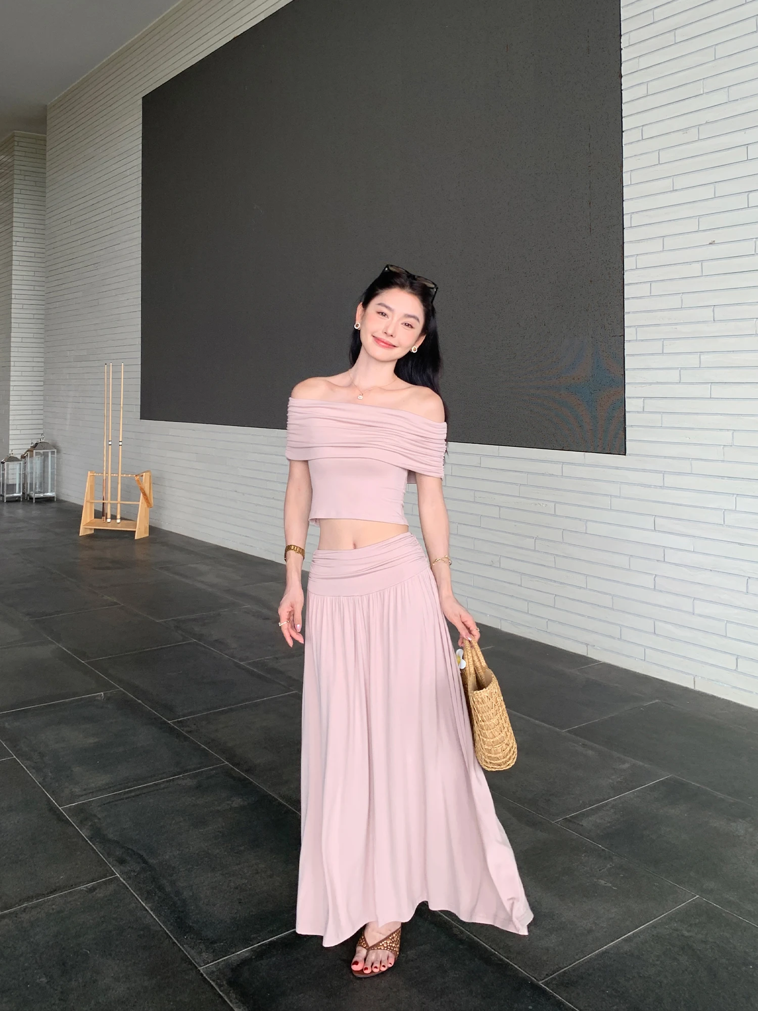 Pusumede Summer Curve Design One Shoulder Short Top Women Elegant High Waist Skirt Gentle Style Two Piece Set Fashionable Casual
Pusumede Summer Curve Design One Shoulder Short Top Women Elegant High Waist Skirt Gentle Style Two Piece Set Fashionable Casual