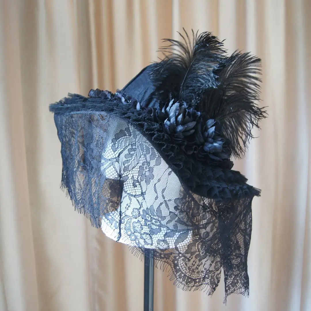 Victorian Style Lolita Cosplay Mini Top Hat Black Lace Feather Hat Vintage French Tea Party Photography Hair Accessories
Victorian Style Lolita Cosplay Mini Top Hat Black Lace Feather Hat Vintage French Tea Party Photography Hair Accessories