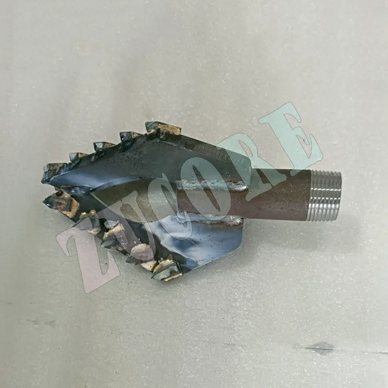 Small Water Well Drilling Rig Three Wings Water Well Drilling Suitable for Soil Sand Layer One Inch Drill Pipe Drilling Bits
Small Water Well Drilling Rig Three Wings Water Well Drilling Suitable for Soil Sand Layer One Inch Drill Pipe Drilling Bits