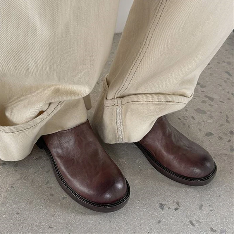 Round Toe Mules Women Cow Leather Flat Wear Muller Shoes Slippers Low Heels Shoes Simple Vintage British Style QN35
Round Toe Mules Women Cow Leather Flat Wear Muller Shoes Slippers Low Heels Shoes Simple Vintage British Style QN35