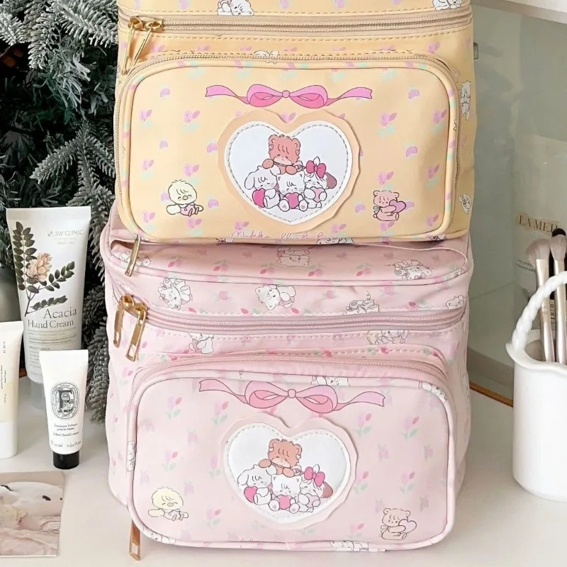 New cute princess cosmetic bag, large capacity cartoon girl heart storage bag handbag
New cute princess cosmetic bag, large capacity cartoon girl heart storage bag handbag