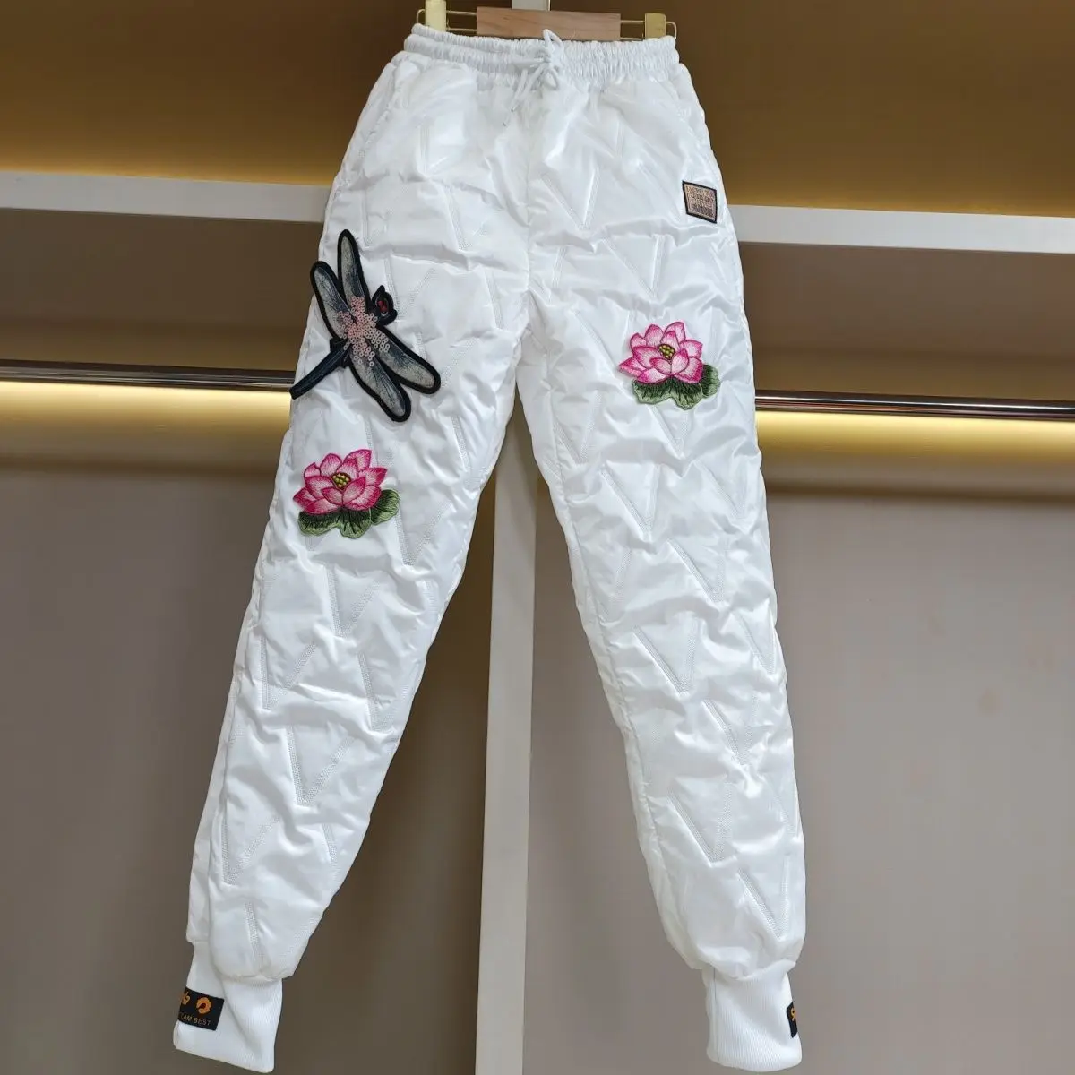 2025 New High Waist Thiened Cotton Pants Women's Embroidered Slimming Long Trousers Faionable Straight Leg Trousers
2025 New High Waist Thiened Cotton Pants Women's Embroidered Slimming Long Trousers Faionable Straight Leg Trousers