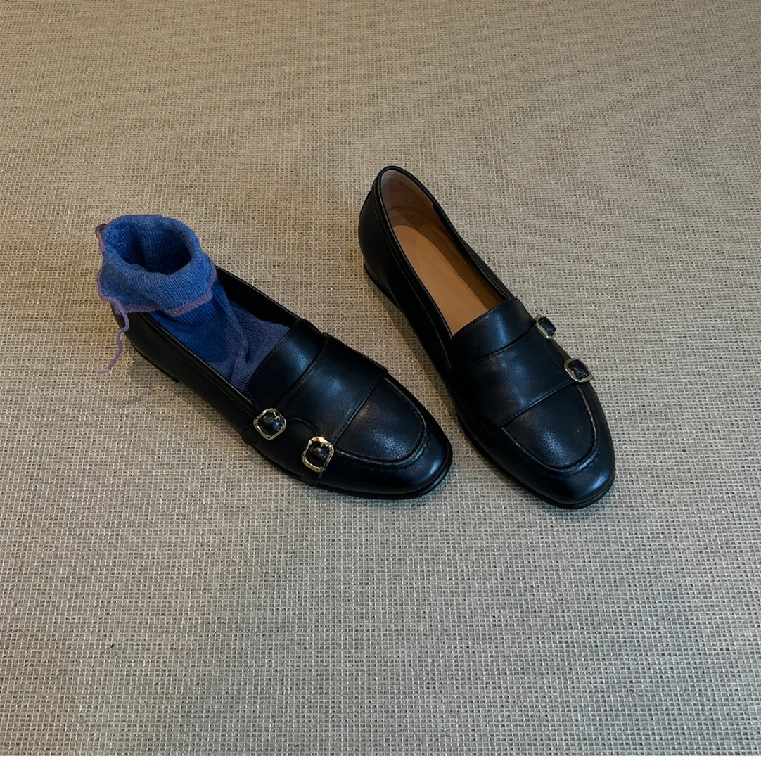 Женские туфли на плоской подошве с двойной пряжкой, лоферы на низком каблуке на толстом каблуке, женская официальная обувь с неглубоким носком, кожаная удобная женская обувь
Женские туфли на плоской подошве с двойной пряжкой, лоферы на низком каблуке на толстом каблуке, женская официальная обувь с неглубоким носком, кожаная удобная женская обувь